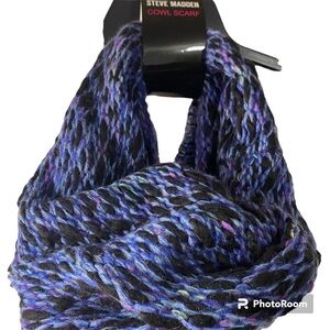 Steve Madden scarf